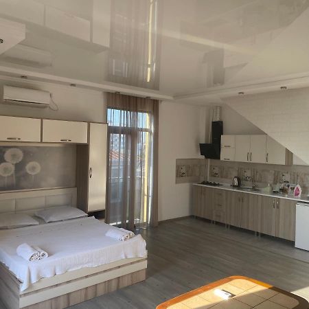 Hotel Chaika Кобулети Екстериор снимка