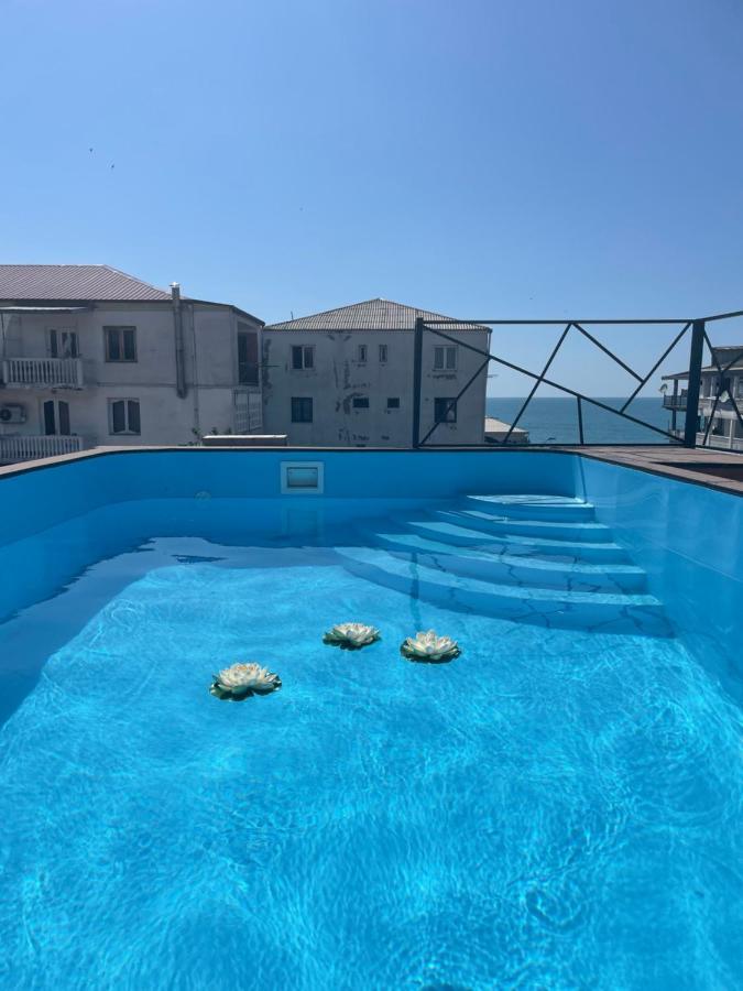 Hotel Chaika Кобулети Екстериор снимка