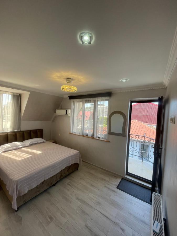 Hotel Chaika Кобулети Екстериор снимка