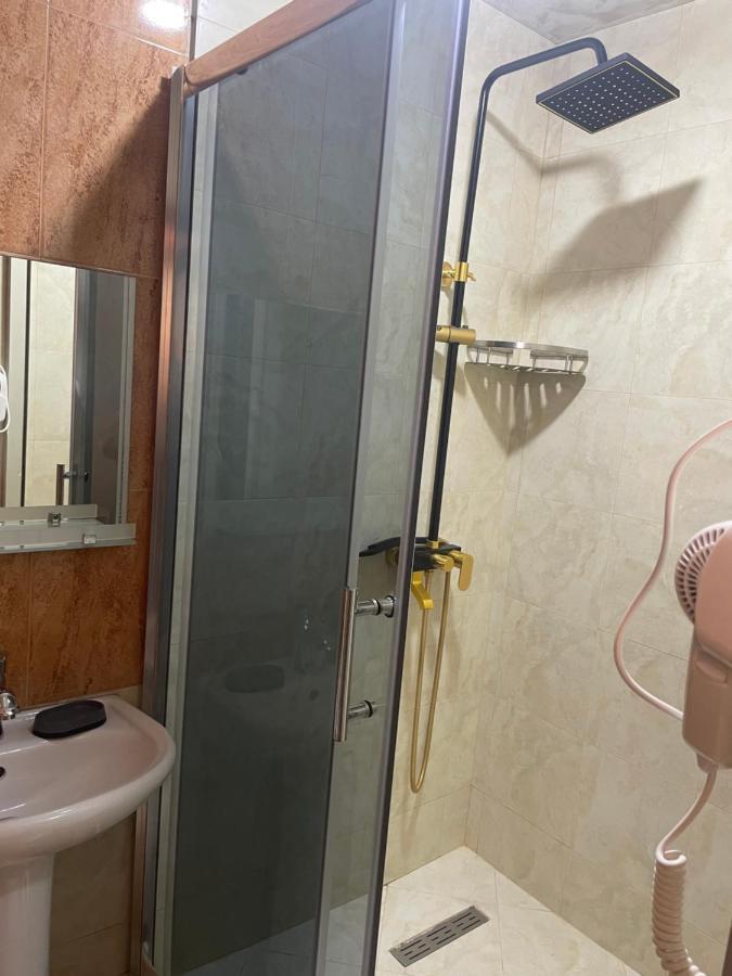 Hotel Chaika Кобулети Екстериор снимка