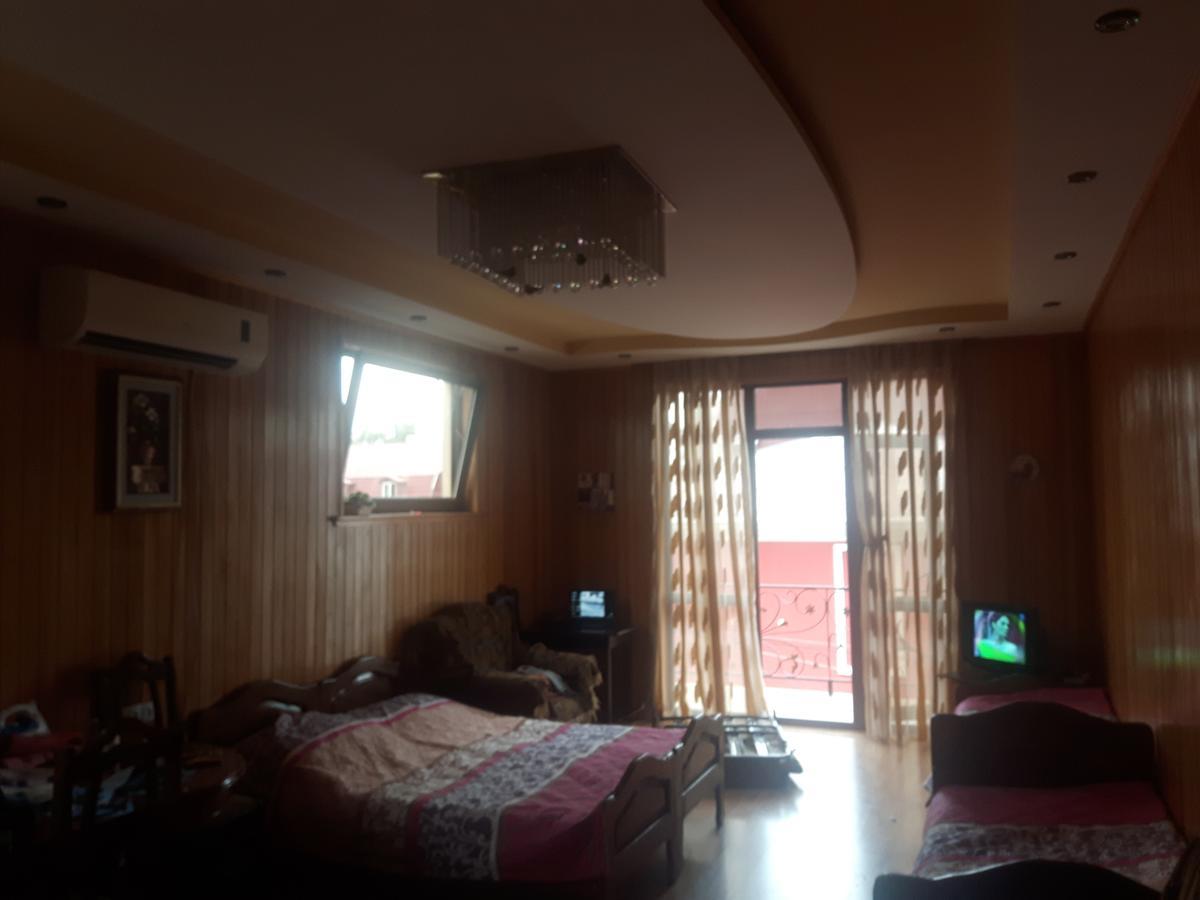 Hotel Chaika Кобулети Екстериор снимка