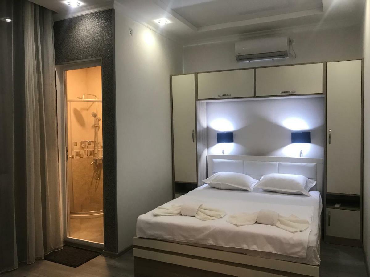 Hotel Chaika Кобулети Екстериор снимка