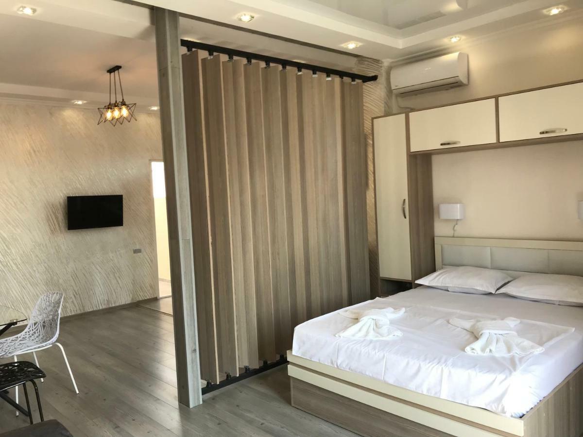 Hotel Chaika Кобулети Екстериор снимка