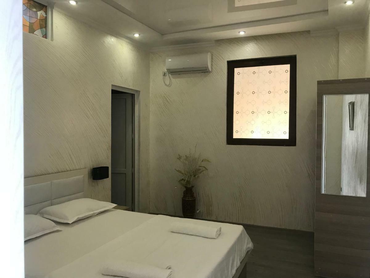Hotel Chaika Кобулети Екстериор снимка
